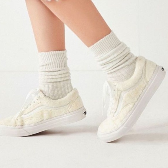 NWT VANS Old Skool Sherpa Faux Fir White Kid’s - Picture 2 of 8